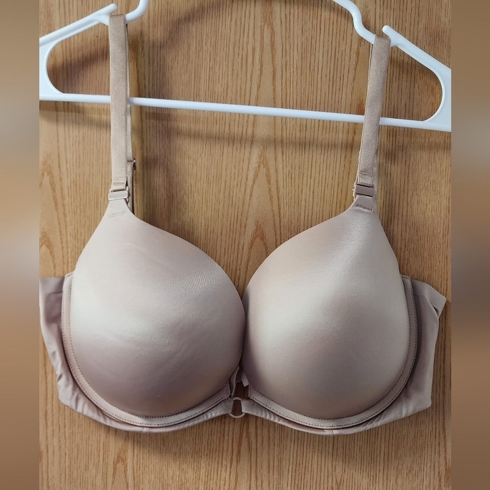 Victoria's Secret Tan T-Shirt Bra with Seamless Molded Cups